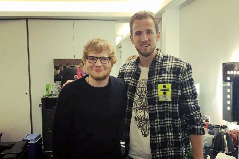Cổ máy ghi bàn Harry Kane gặp gỡ Ed Sheeran Cổ máy ghi bàn Harry Kane gặp gỡ Ed Sheeran