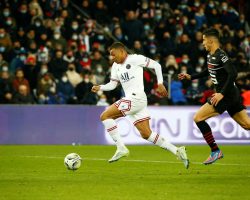 Kylian Mbappe ông thần ghi bàn thắng muộn ở Ligue 1