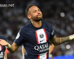 Neymar hỏng phạt đền