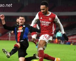 Arsenal thua sốc 0-3