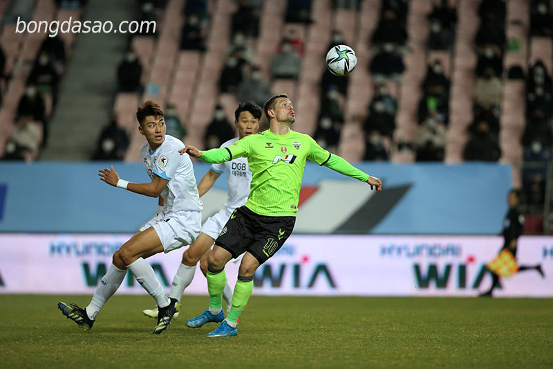 Soi kèo Jeonbuk Hyundai vs Daegu FC, 16h00 ngày 25/06