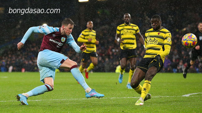 Soi kèo Watford vs Burnley, 2h ngày 13/08, Championship