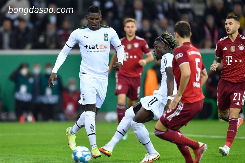 Soi kèo Bayern Munich vs Monchengladbach, 23h30 27/8