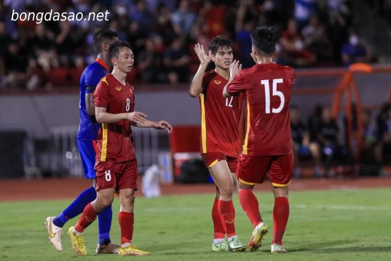 Văn Quyết mở tỷ số, Việt Nam thắng đậm Singapore 4-0