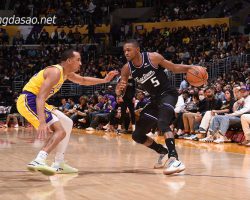 Soi kèo bóng rổ LA Lakers vs Sacramento Kings 12/11