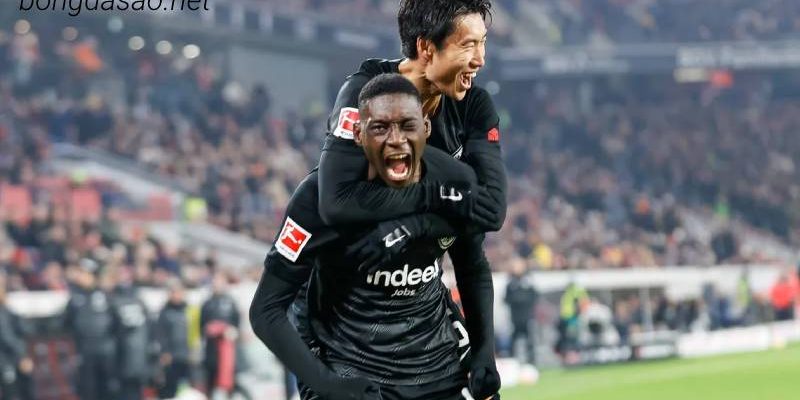 Soi kèo Eintracht Frankfurt vs Napoli, 03h00 ngày 22/02