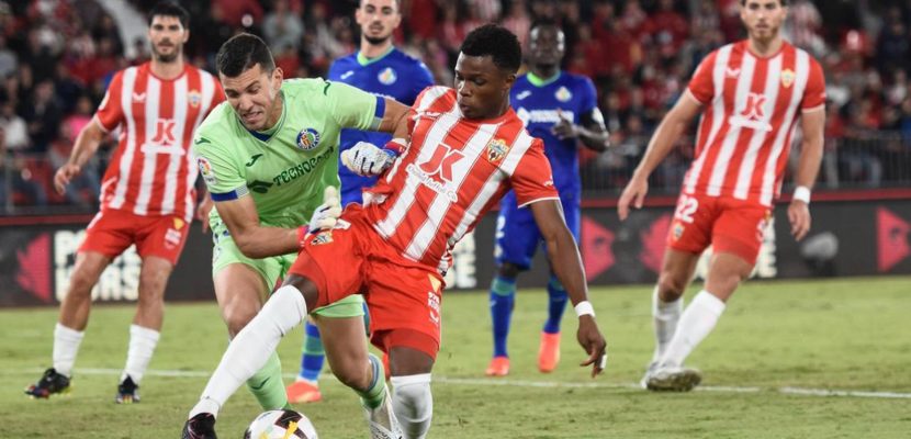 Soi kèo xiên hôm nay ngày 12/03: Sevilla vs Almeria, La Liga