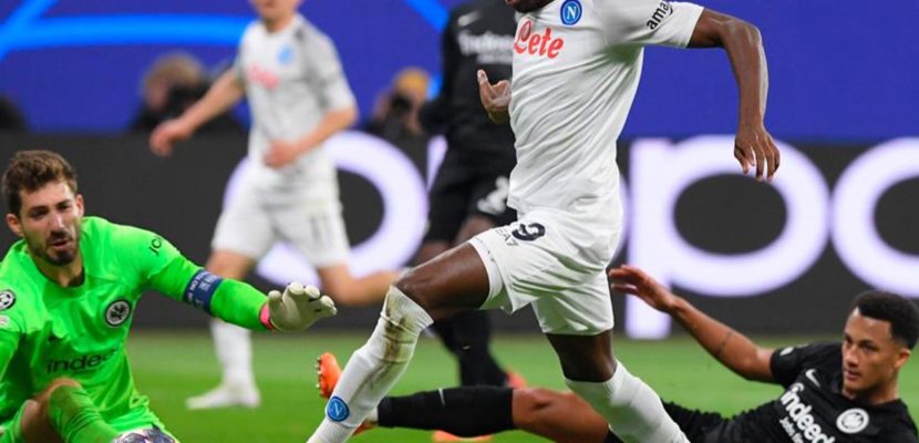 Soi kèo xiên hôm nay ngày 16/03: Napoli vs Frankfurt, C1