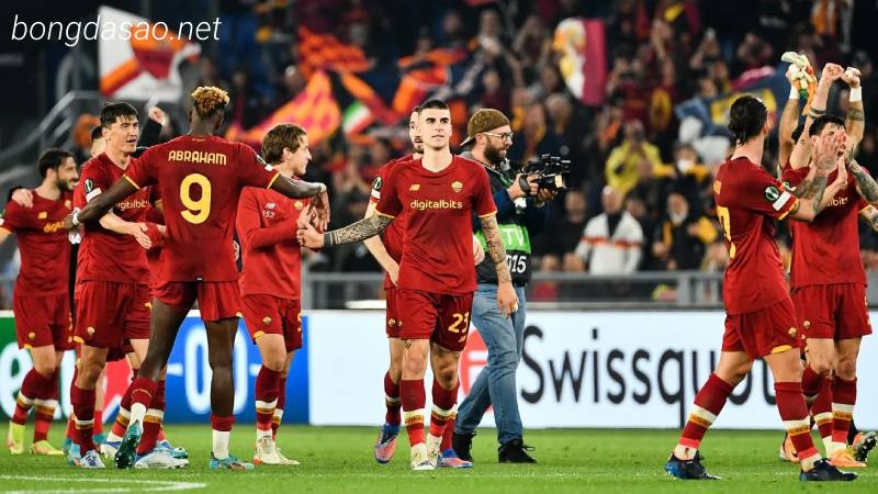 Soi kèo Feyenoord vs AS Roma, 23h45 ngày 13/04, Cup C2