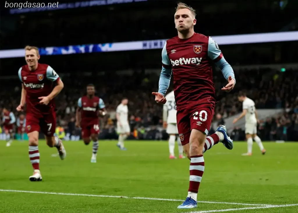 Kết quả bóng đá ngày 08/12: Tottenham và Newcastle gây sốc