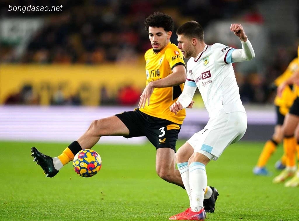 Soi kèo xiên ngày 03/04 Burnley vs Wolves, Ngoại hạng Anh