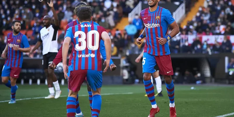 Nhận định soi kèo Valencia vs Barcelona, 02h30 ngày 18_08 1