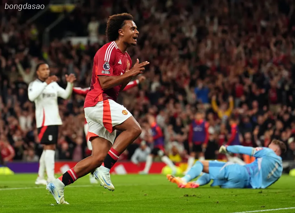 Kết quả bóng đá 17/08: Tân binh giúp Man United hạ gục Fulham