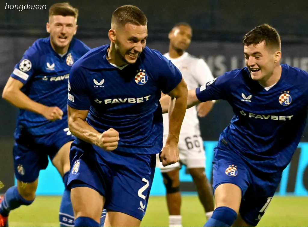 Dinamo Zagreb thắng đậm ở lượt đi play-off Champions League
