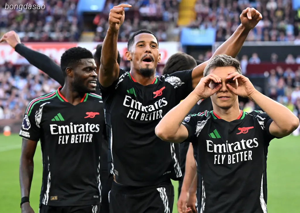 Arsenal thắng dễ Aston Villa