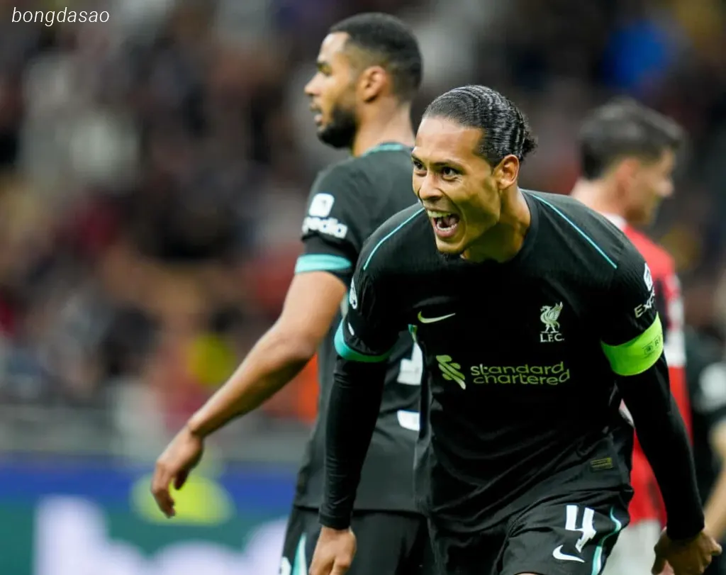 Van Dijk ghi bàn nâng tỉ số lên 2-1