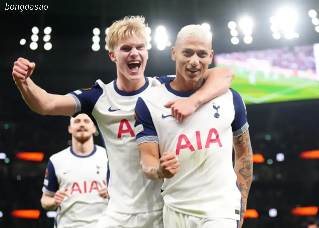 Kết quả bóng đá ngày 25/10: Tottenham vs AZ Alkmaar