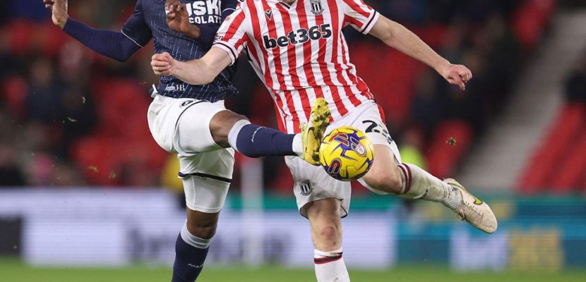 Soi kèo xiên ngày 30/10 Southampton vs Stoke City, Carabao Cup