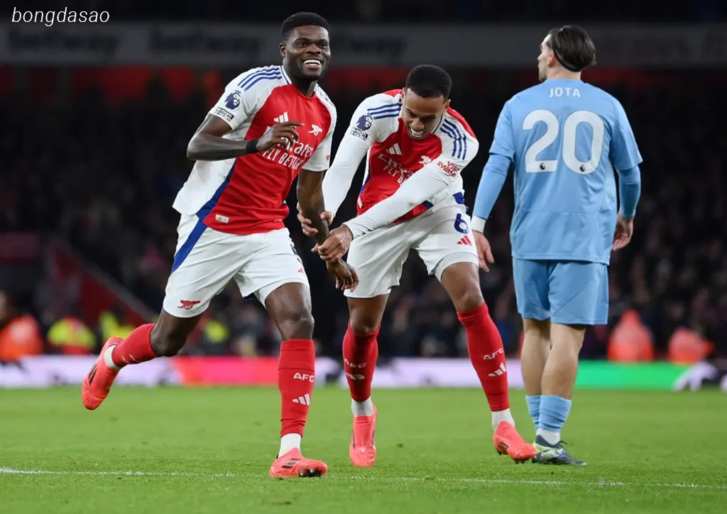 Kết quả vòng 12 Premier League: Arsenal vs Nottingham Forest