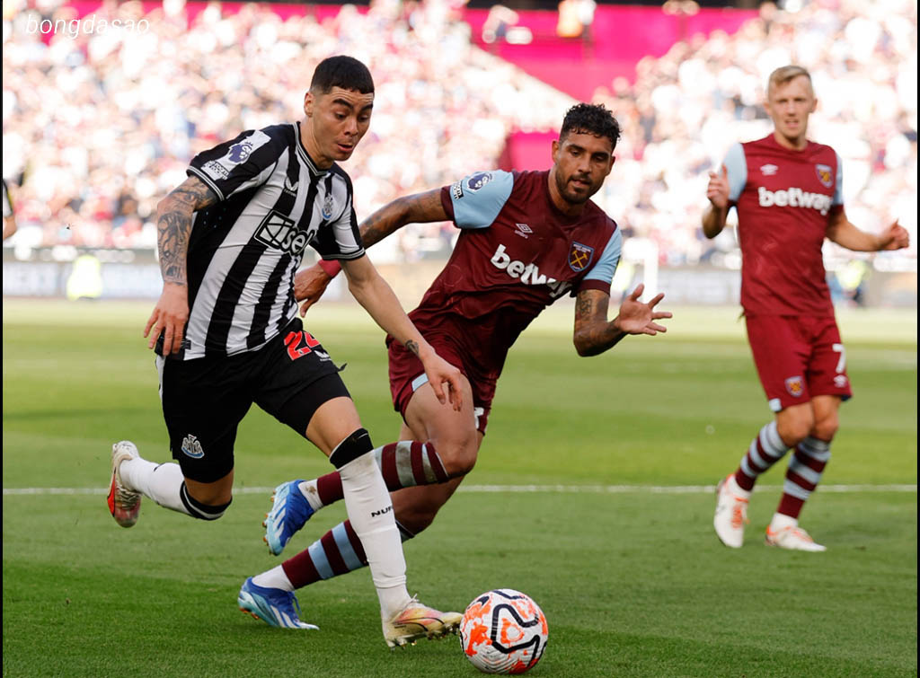 Soi kèo xiên ngày 26/11 Newcastle vs West Ham, EPL