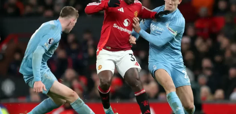 Kết quả vòng 15 Premier League: Quỷ đỏ trắng tay trên sân nhà