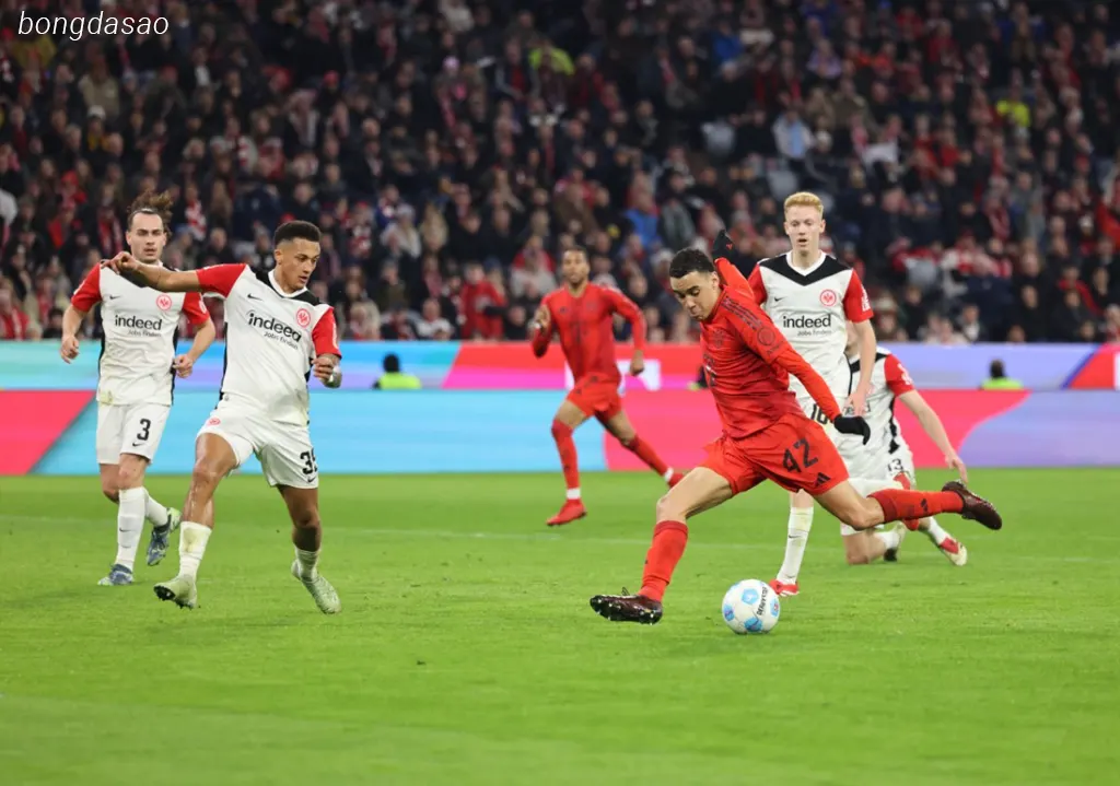 Kết quả vòng 23 Bundesliga: FC Bayern Munich vs Frankfurt