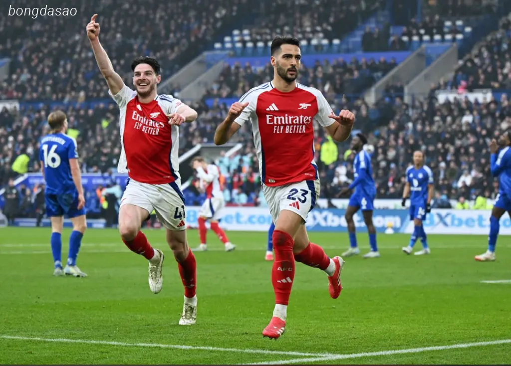 Kết quả vòng 25 Premier League: Arsenal nhọc nhằn hạ Leicester