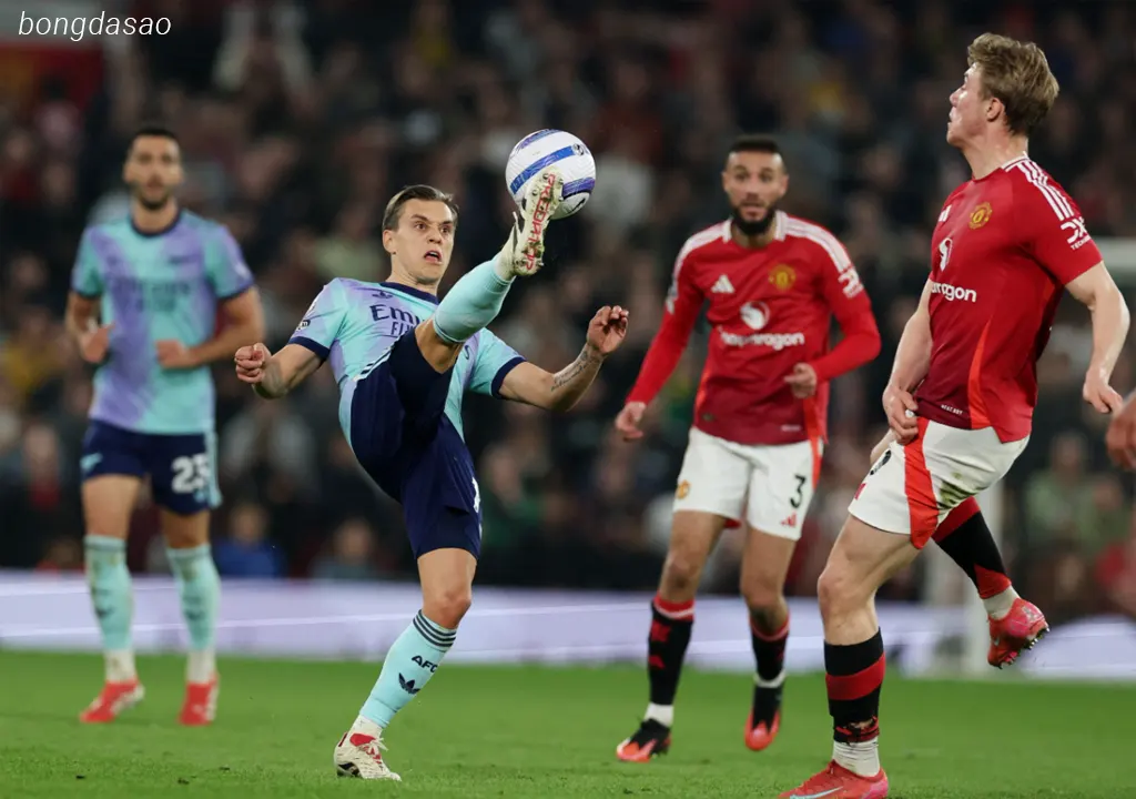 Kết quả bóng đá ngày 09/03: Man United buộc Arsenal chia điểm