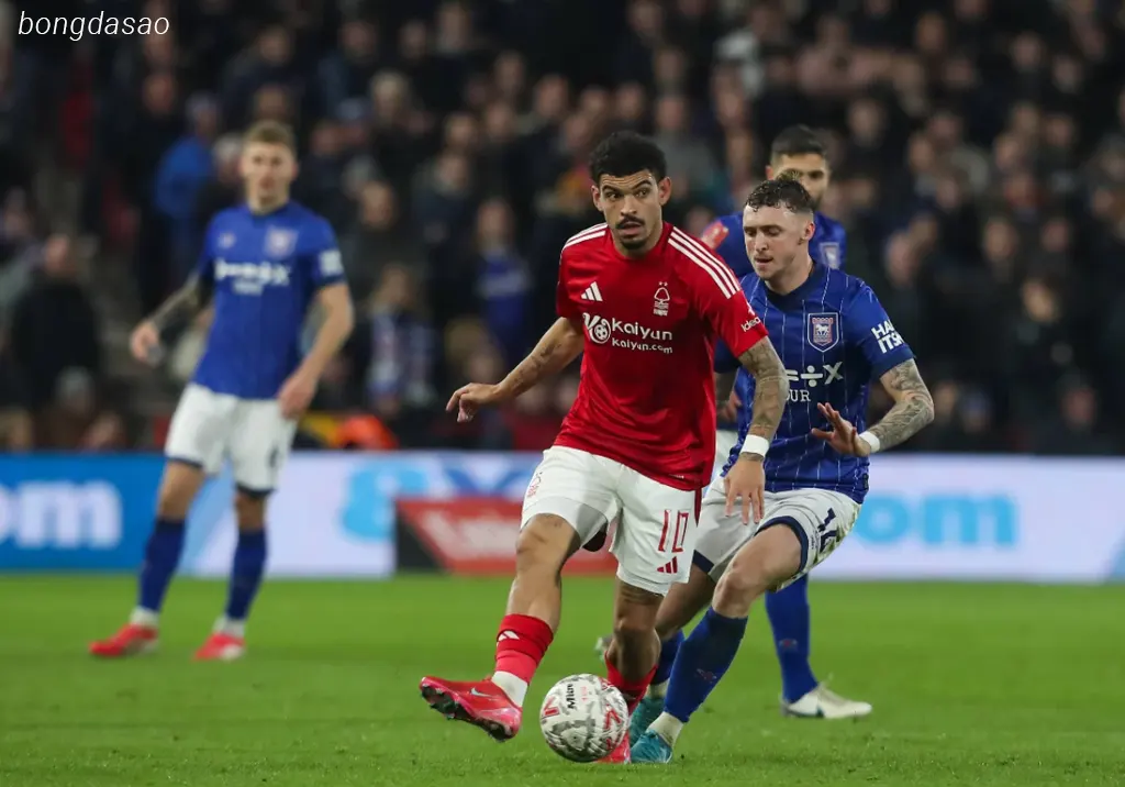Kết quả bóng đá ngày 15/03: Ipswich Town vs Nottingham Forest