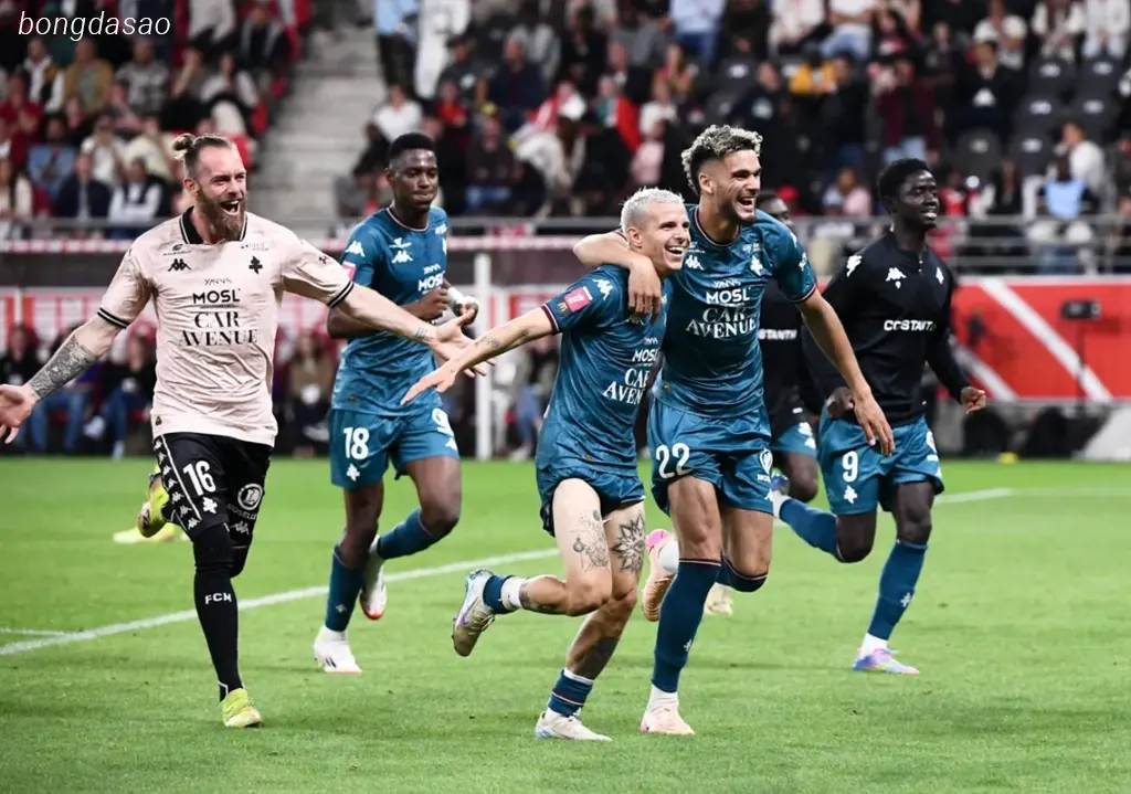 Kết quả bóng đá ngày 30/05: Metz trở lại Ligue 1