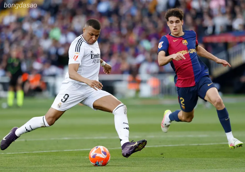 Kết quả vòng 35 La Liga: Barcelona chạm tay vào ngôi vương