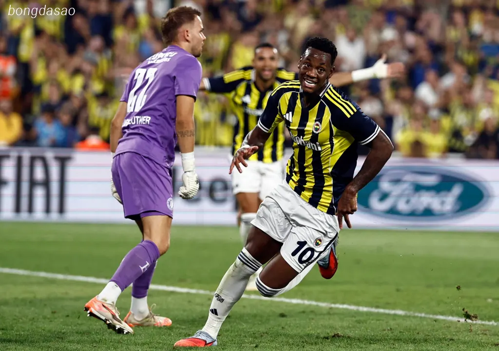 Kết quả bóng đá ngày 13/08: Fenerbahce ngược dòng ấn tượng