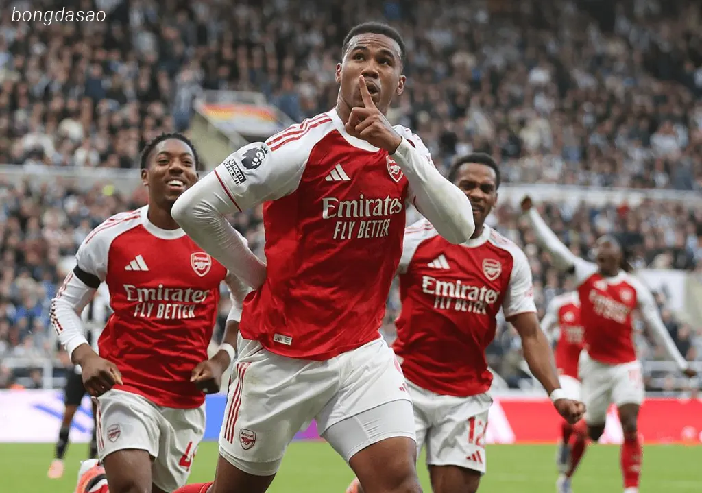 Kết quả bóng đá ngày 28/09: Arsenal bám sát LFC Liverpool